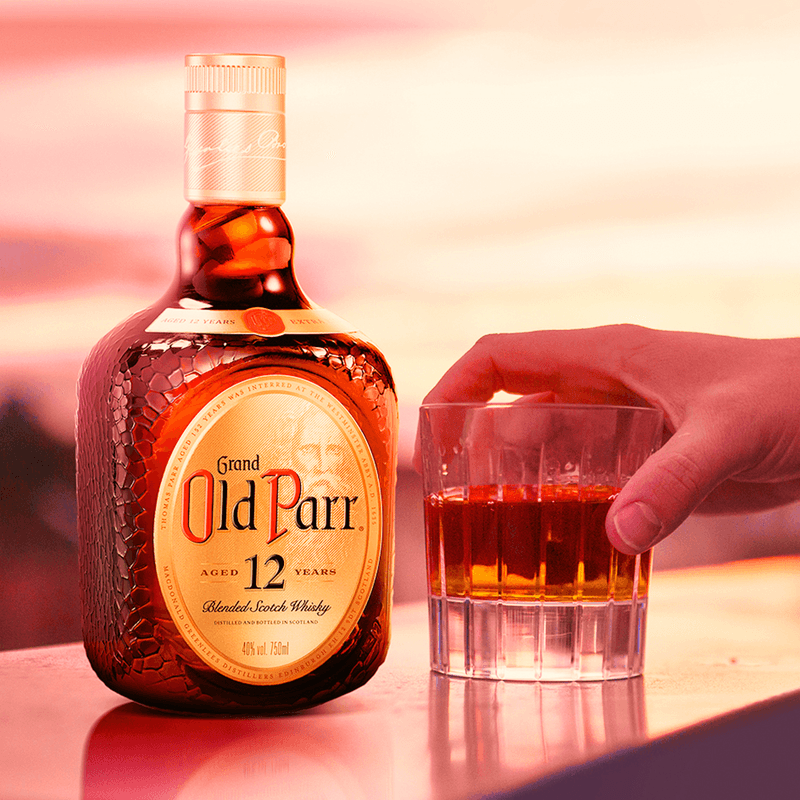 _90.WHISKY-OLD-PARR---750ml