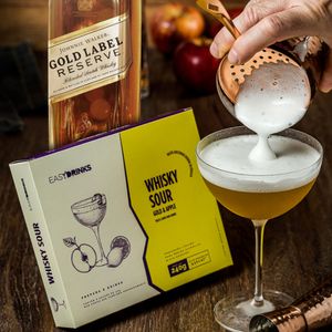 COMBO WHISKY GOLD LABEL + KIT WHISKY SOUR & APPLE